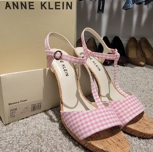 New Anne Klein Vita Barbie pink gingham sandals size 9.5